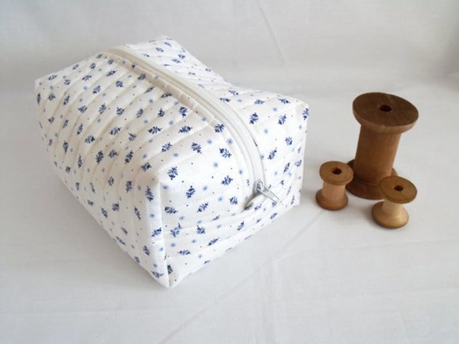 white and blue zipped boxy make up pouch, pencil case or crochet hook case