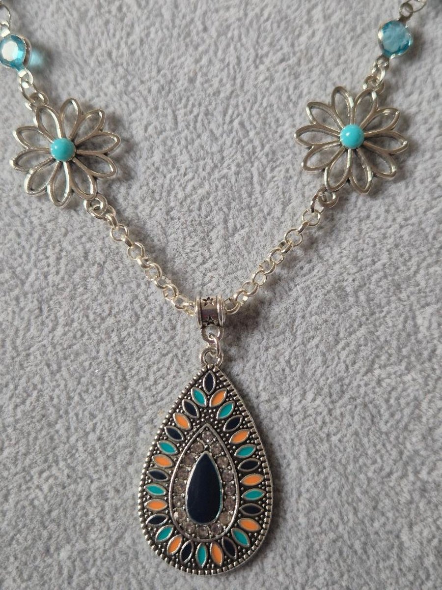 Handmade Fashion Necklace with Pendant