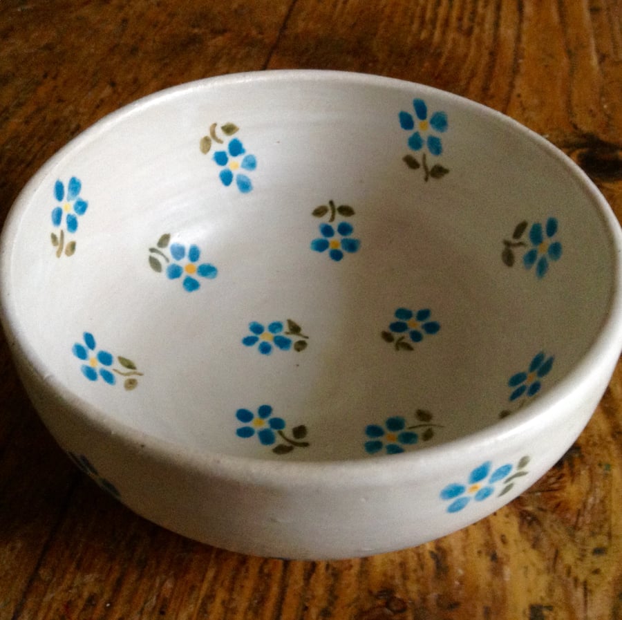 Bowl with floral decoration