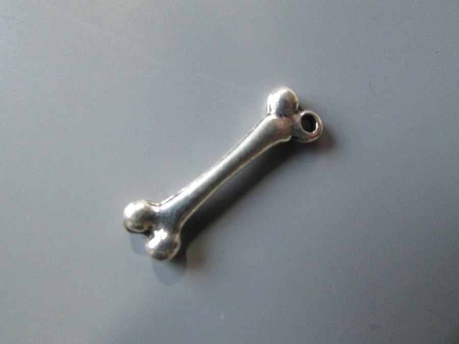 Silver Femur Tibetan Jewellery Charm