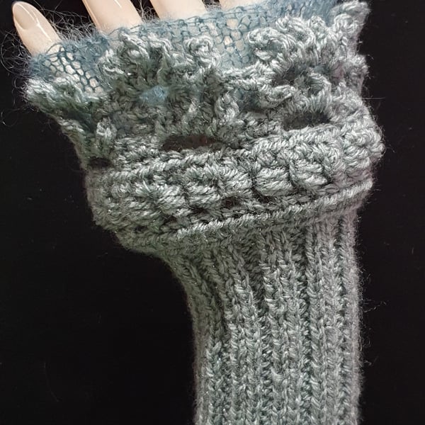 Gloves   Wristlets-Eau de Nil