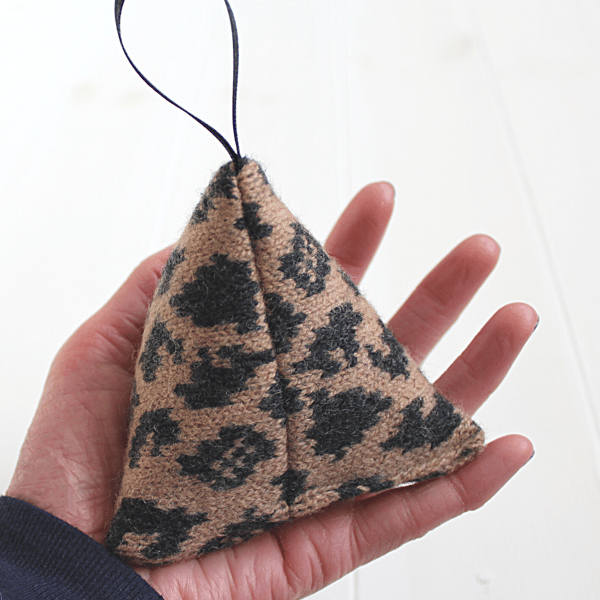 SECONDS SUNDAY Leopard lavender bag - camel