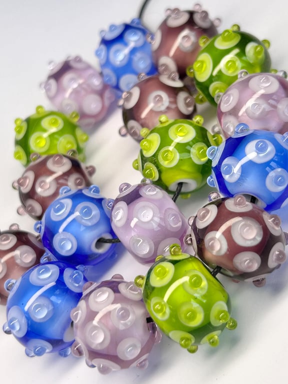Handmade multicoloured patterned lamp work glass beads