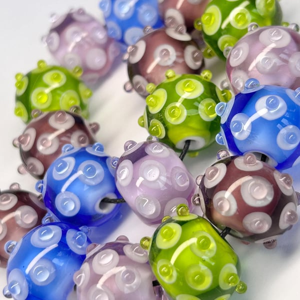Handmade multicoloured patterned lamp work glass beads