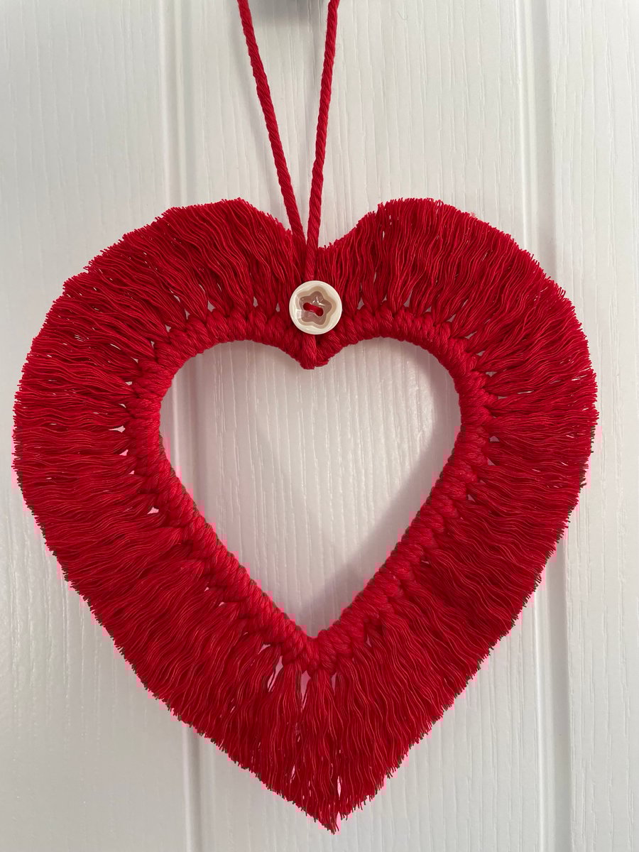 Macrame heart decoration (medium)
