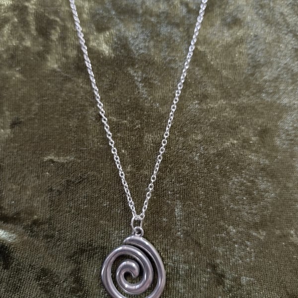 Artisan Silver Plated Swirl Necklace 18" Chain Gift Boxed