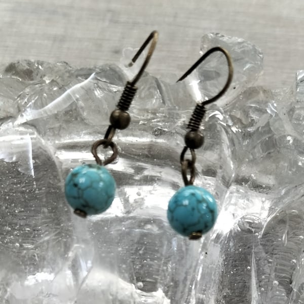 HE4 Small turquoise bead drops