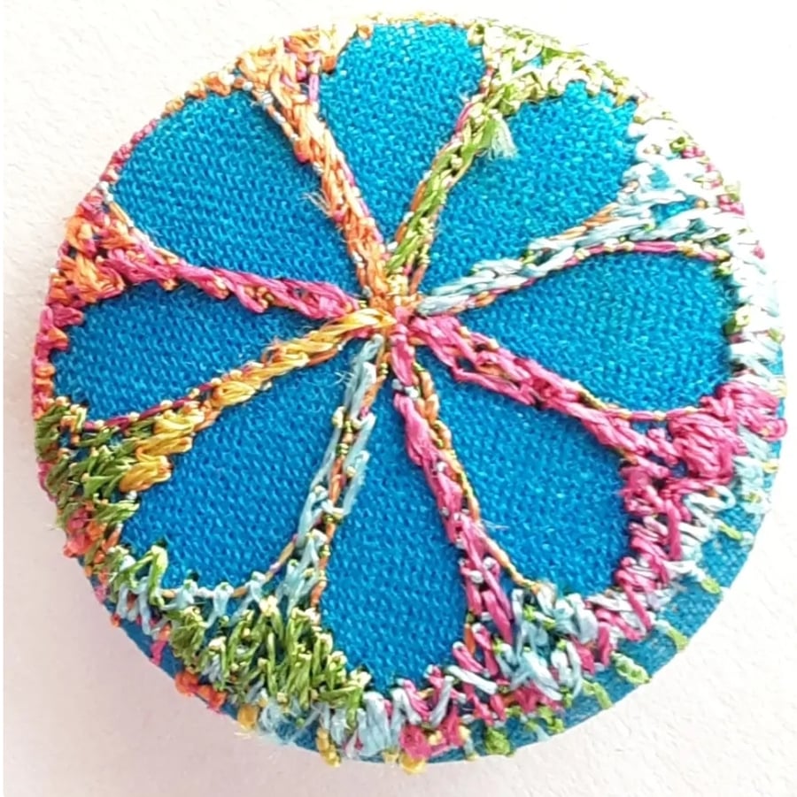 One Inch Badge Fabric Badge with Free Machine Embroidery 