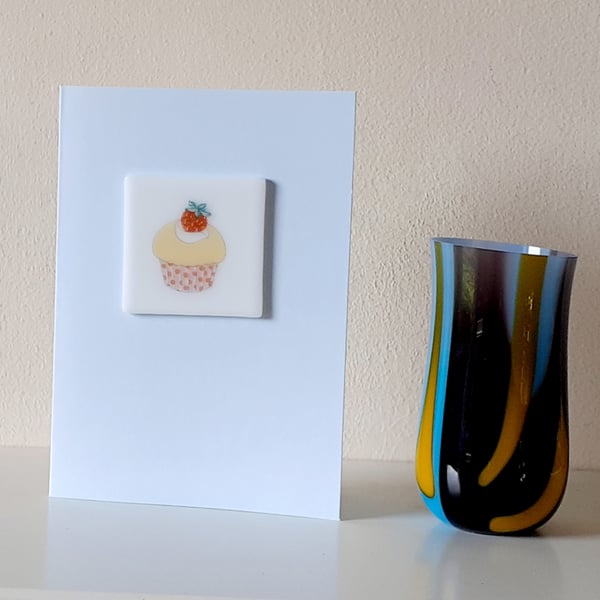 Fused glass 2 in 1 blank greeting card and keepsake decoration, cupcake 3