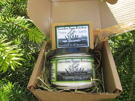 Peace on Earth Goodwill to bunnies festive gift set 