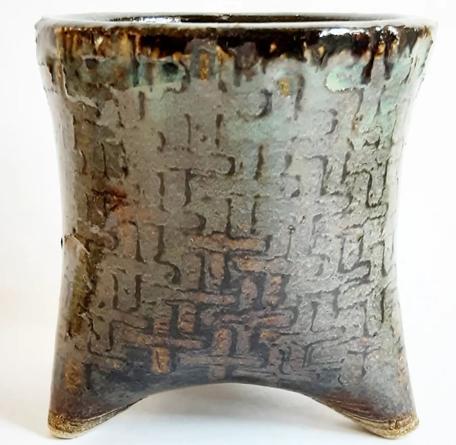 Three Legged Houseplant Holder 