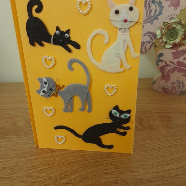 CAT FRIENDS GREETINGS CARD.