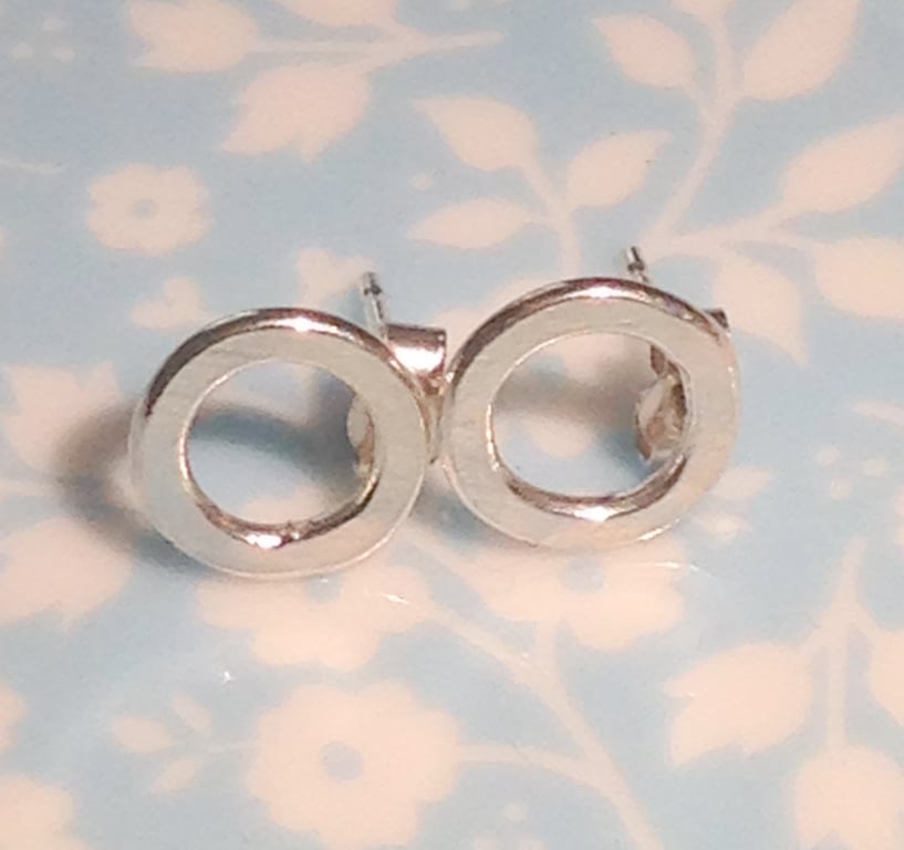Hand Made Sterling Silver Hoop Stud Earrings (ERSSSTHP3) - UK Free Post