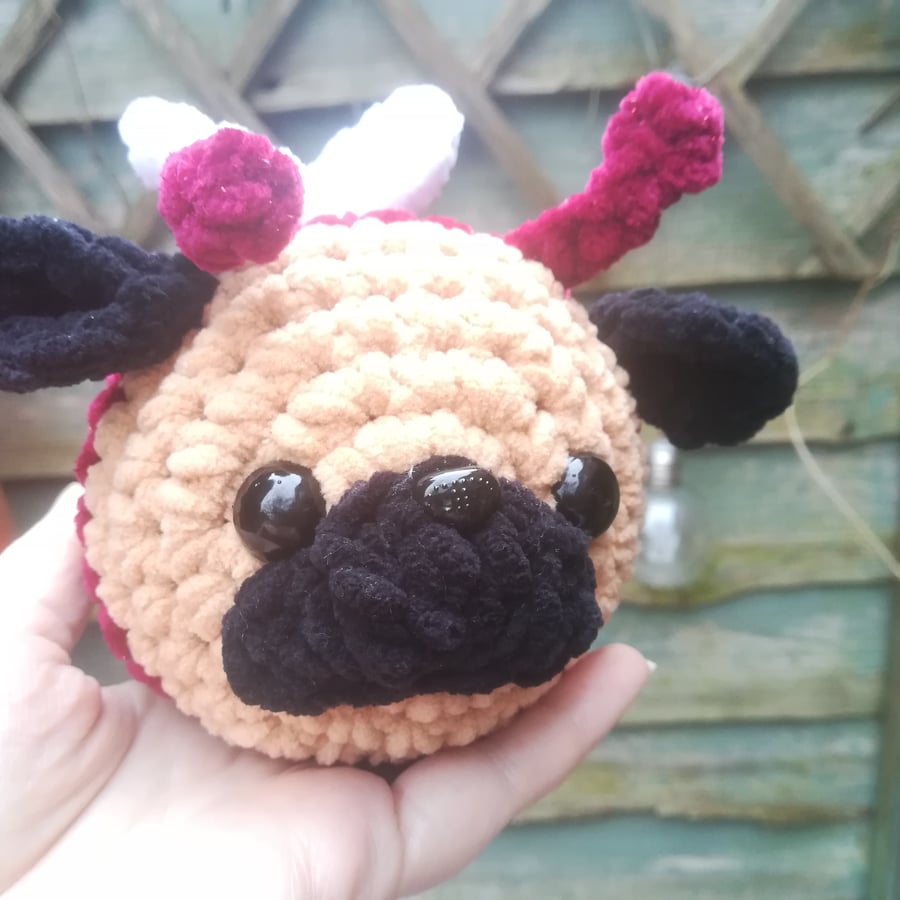 Crochet Love Pug