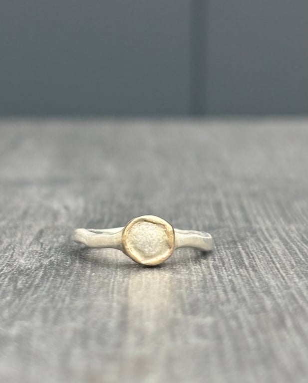 Pebble Ring with gold 