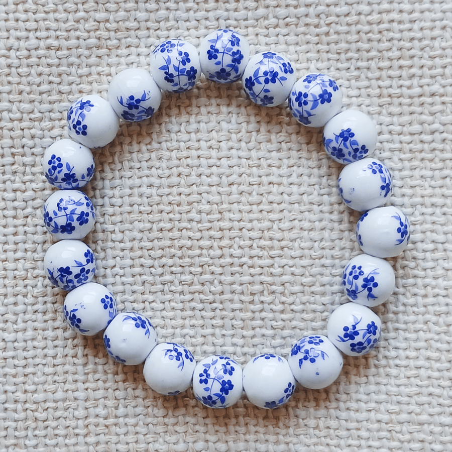 Ladies Blue And White Porcelain Style Elastic Bead Bracelet