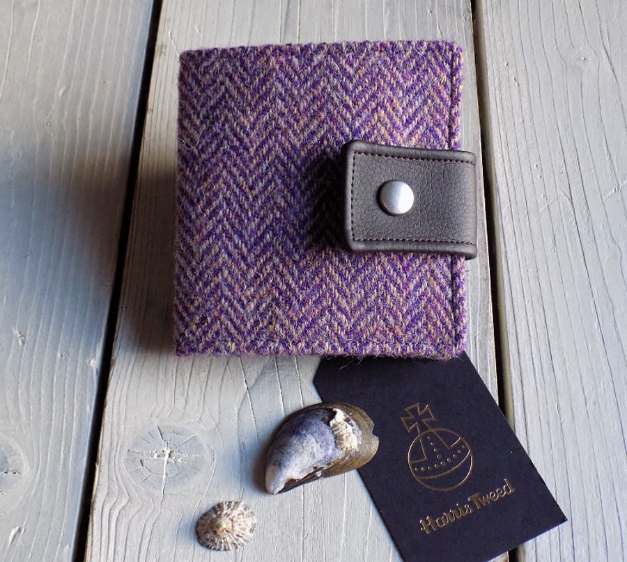 Harris Tweed bifold wallet in purple and beige herringbone