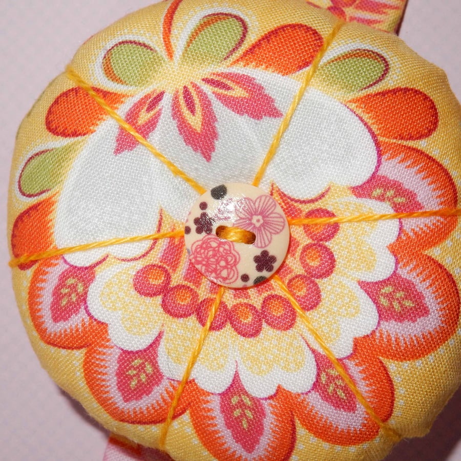 Wrist pin cushion yellow