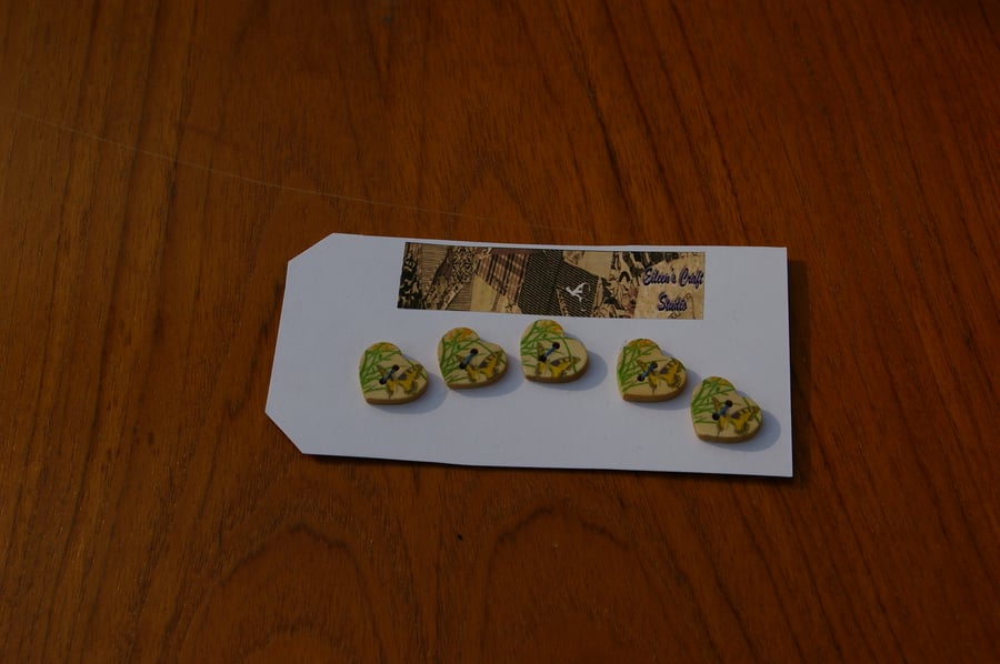 Buttons wooden heart shaped