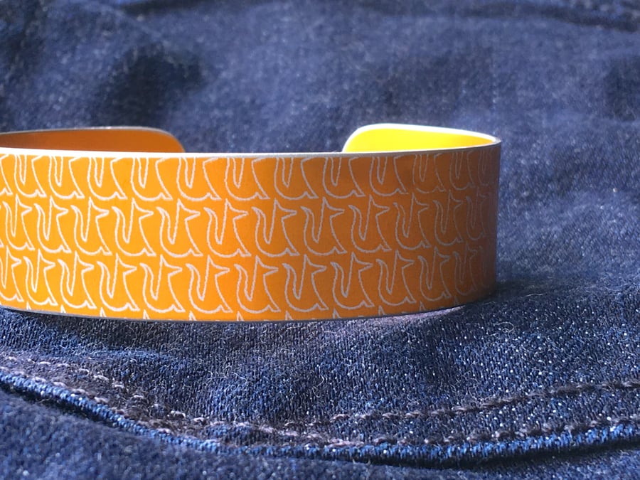 Geo fox pattern aluminium cuff bracelet gold