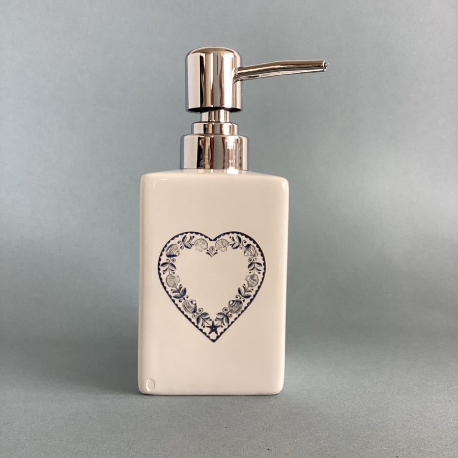 Pump dispenser perfectly imperfect, scandi heart, coastal ceramic, hand wash
