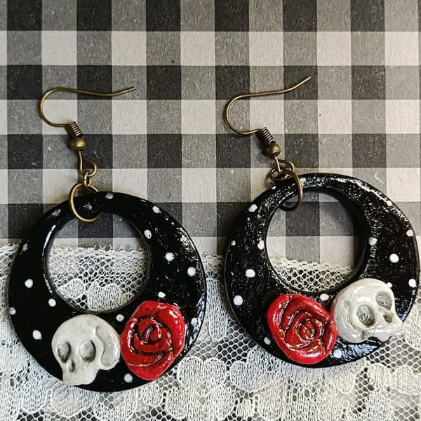 Skulls and roses handmade earrings 