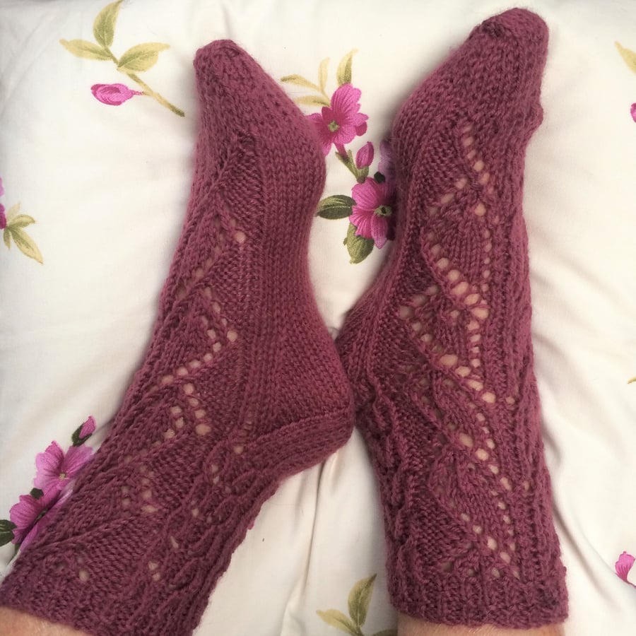 Lace Socks Knitting Pattern    