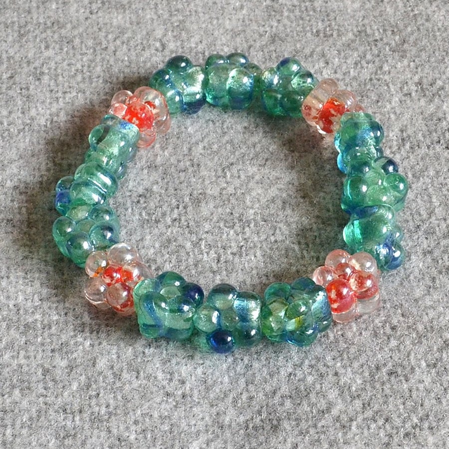 Green and Red Glass Flower Beaded Elastic Bracelet