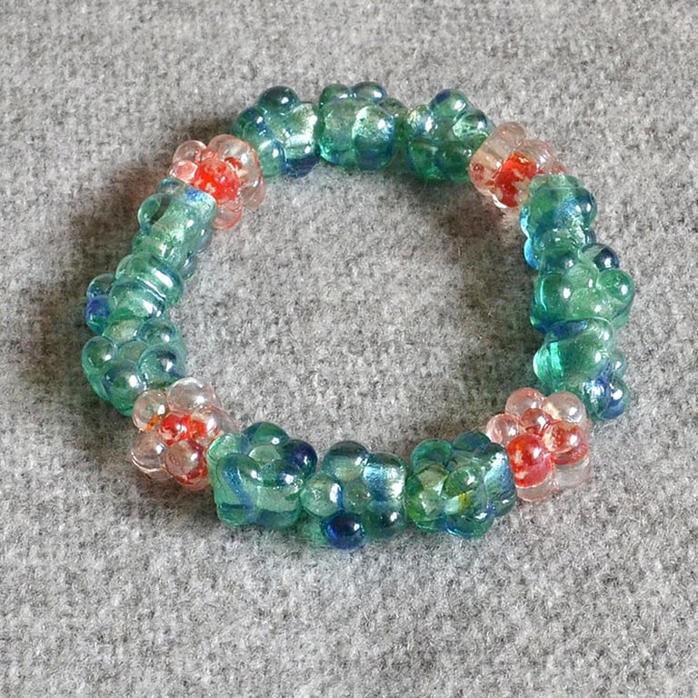 Green and Red Glass Flower Beaded Elastic Bracelet