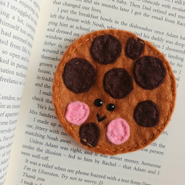 'Choc chip cookie' wool blend felt bookmark,love to read,books,book buddy