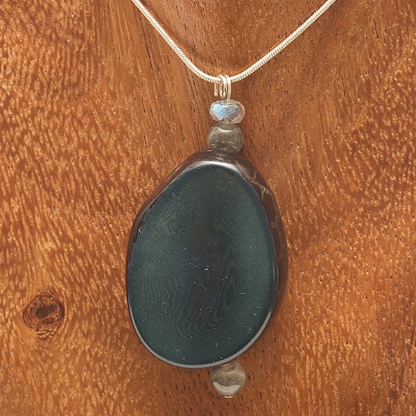Deep Labradorite Pendant