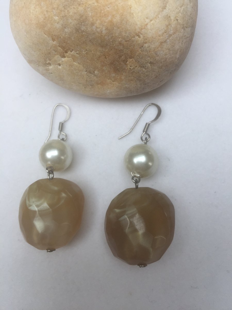 Marbled resin dangle drop earrings