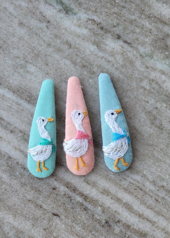 mother goose hair clip, hand embroidered spring, easter Gift, cute duck 