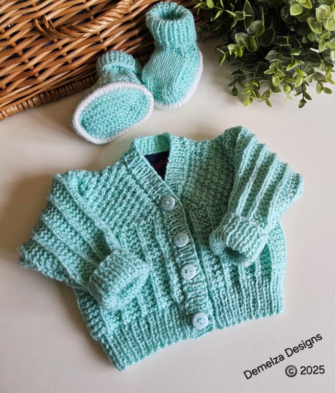 Hand Knitted Baby Cardigan & Booties Set Size 0 - 3 months size