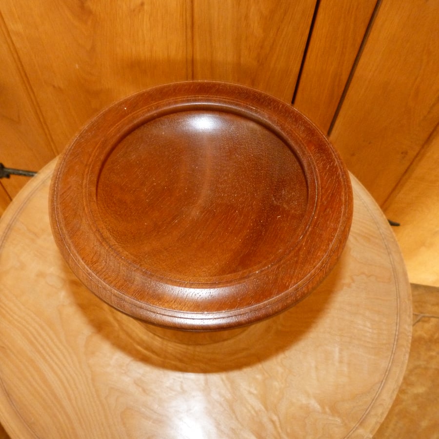 Small acacia bowl-dish.
