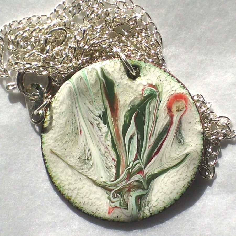 round pendant - scrolled design - dark green with red over white