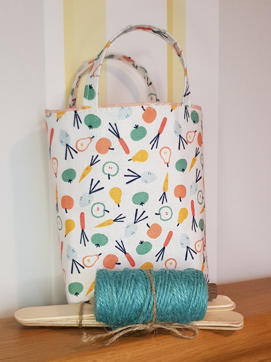 Gardener's gift bag; root veg