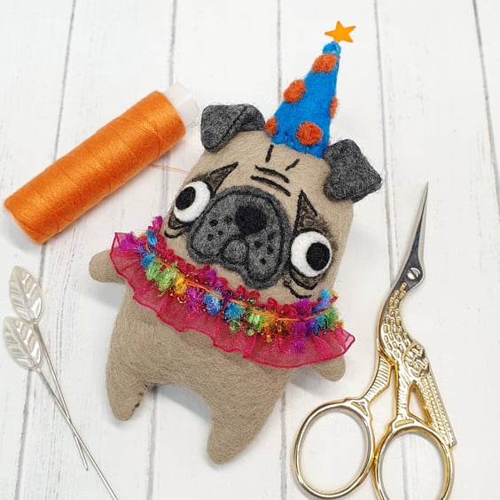 Party Pug Orange