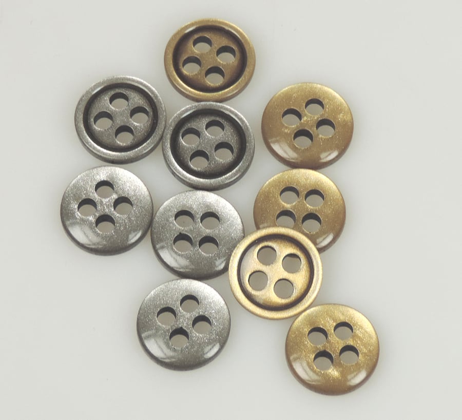 5 x 18mm Metallic Glittery Round Plastic Buttons, Gold or Silver