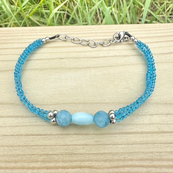 Bright blue beaded bracelet 