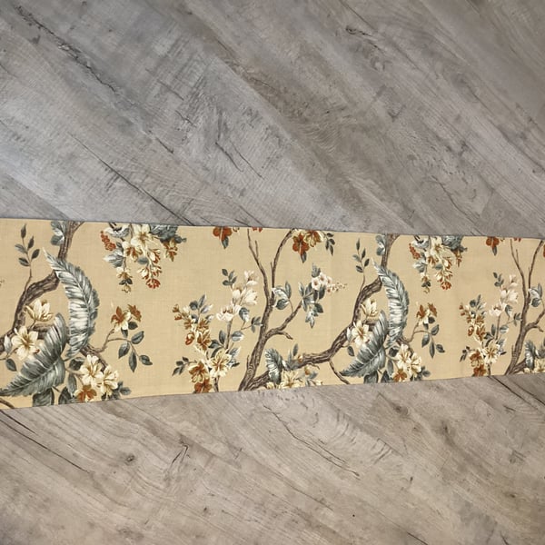 Florintine Gold table runner