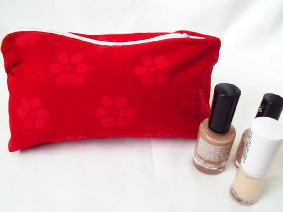 red floral zipped make up pouch, pencil case or crochet hook holder