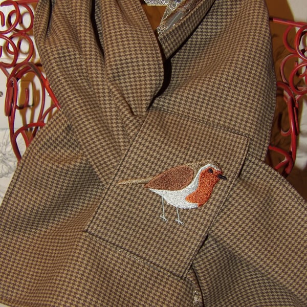 Tweed Robin embroidered neckwarmer with polyester lining New