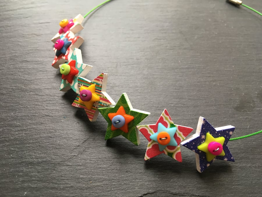 Button Necklace Rainbow Stars