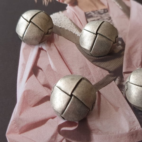 7 8" 22.4mm 36L rare Antique Silver football Buttons