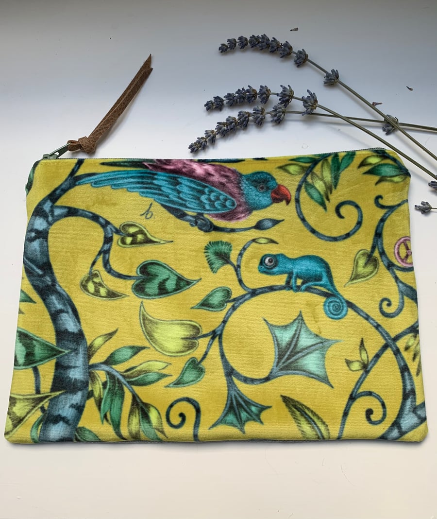 Rousseau velvet zip pouch