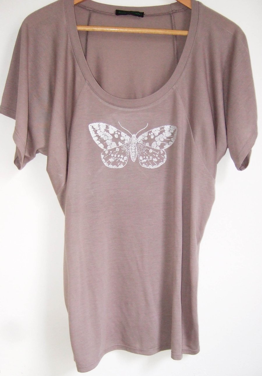silver moth womens longer length drapy printed top 