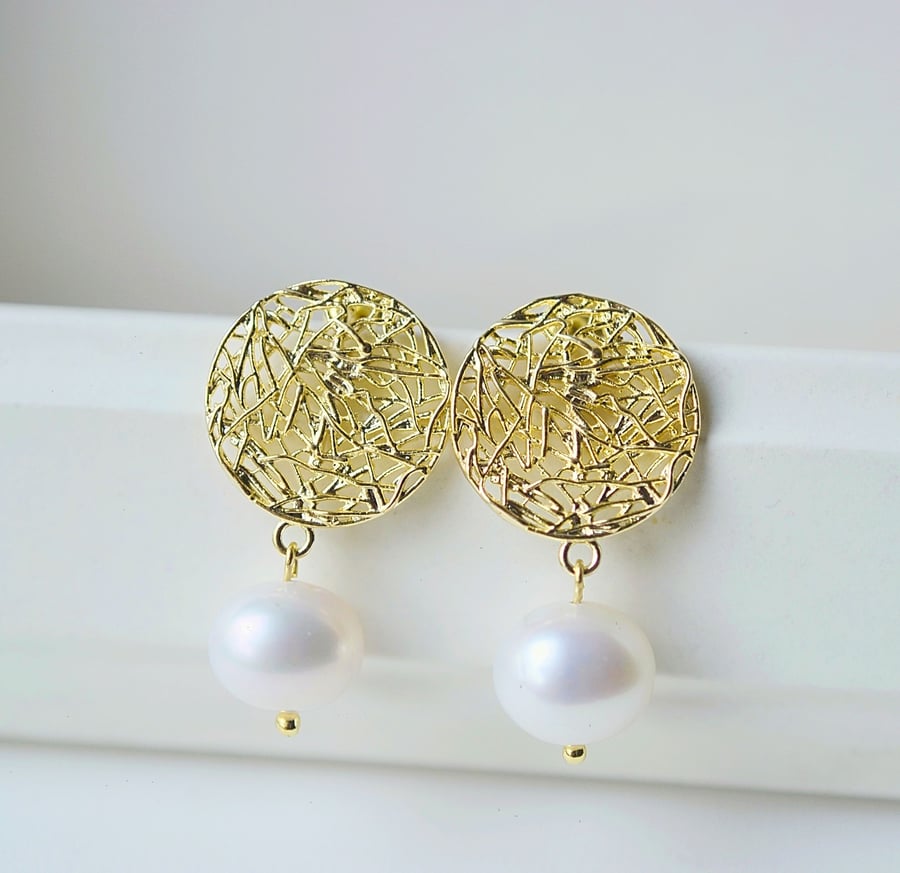 Unusual 18k gold plated disks large freshwater pearls women earrings