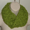 crochet infinity scarf.( ref F 697)