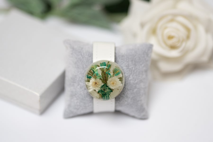 White wide leather bracelet with pressed flowers in resin Women wrist band watch
